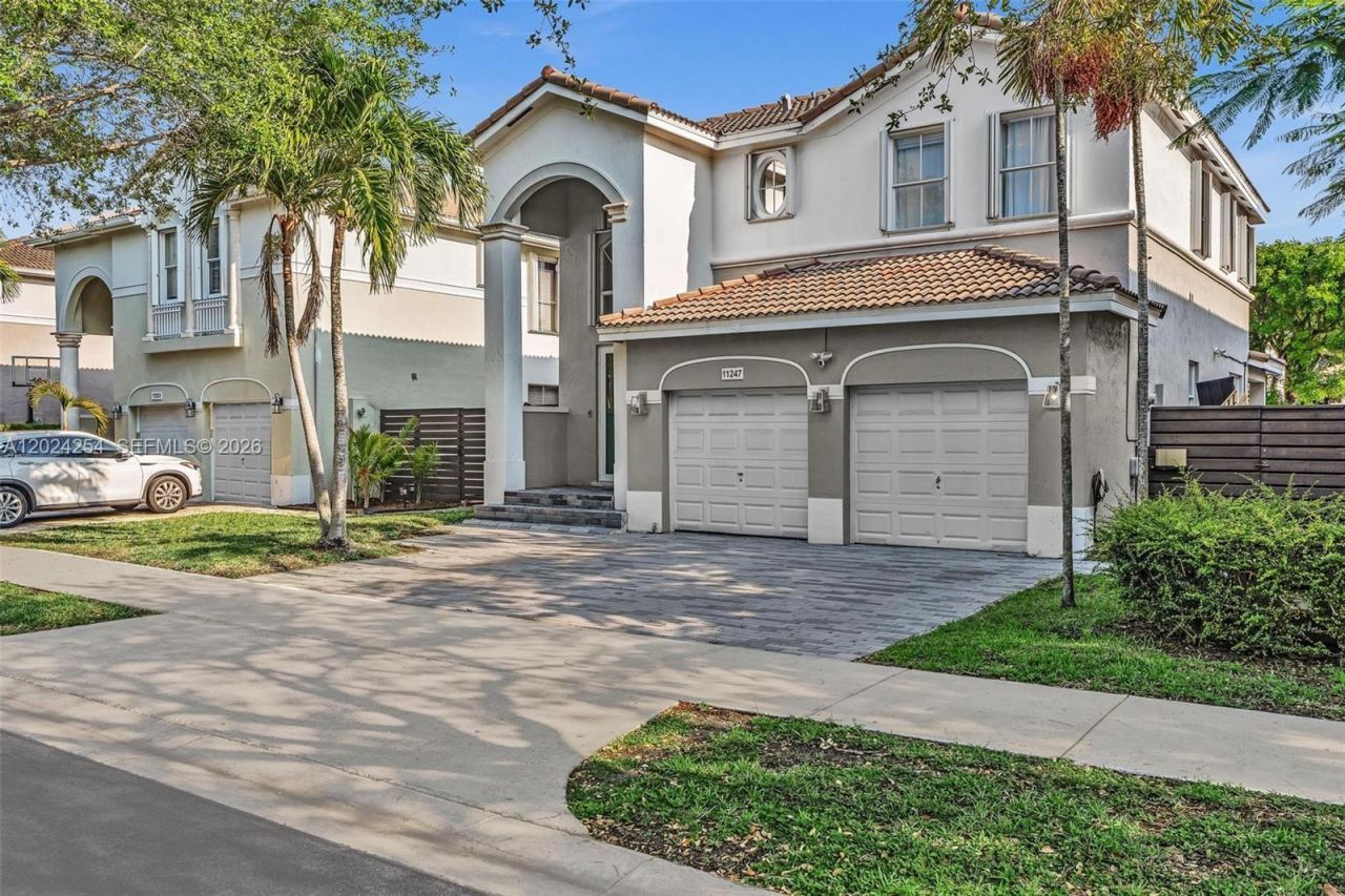 11247 NW 47th Ln, Doral, FL 33178 Photo