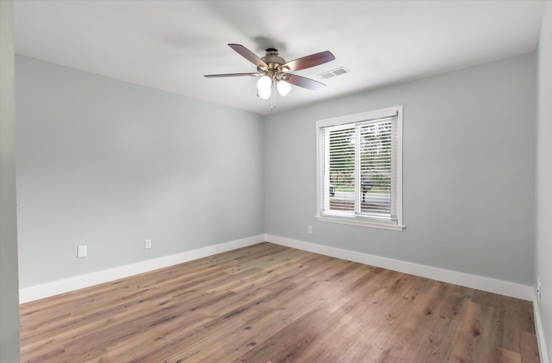 106 Teddy Court Photo 23