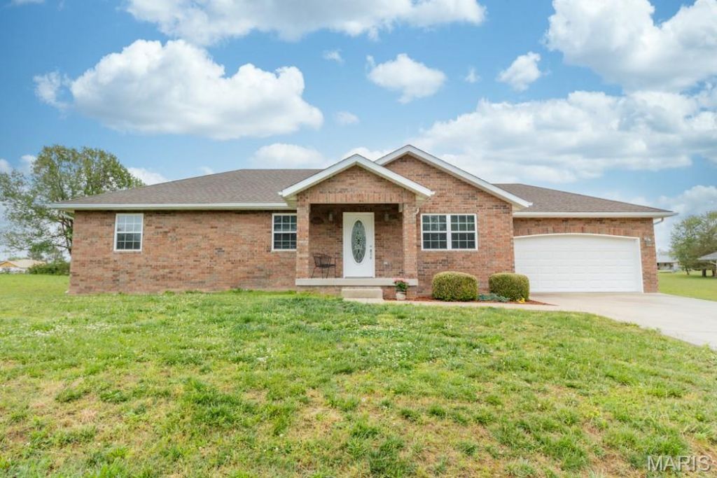 19406 Justice Road, Lebanon, MO 65536 Main Photo