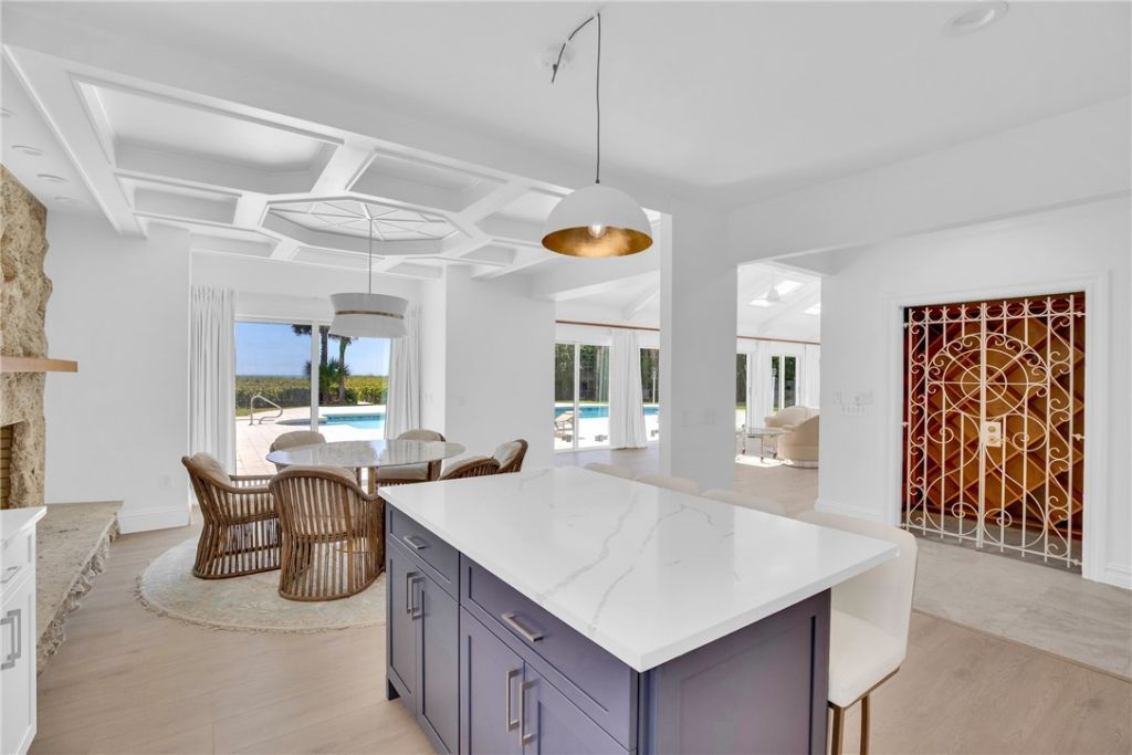1916 Ocean Drive, Vero Beach, FL 32963 Photo