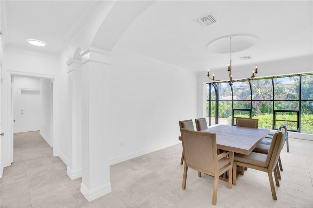 1916 Ocean Drive, Vero Beach, FL 32963 Photo