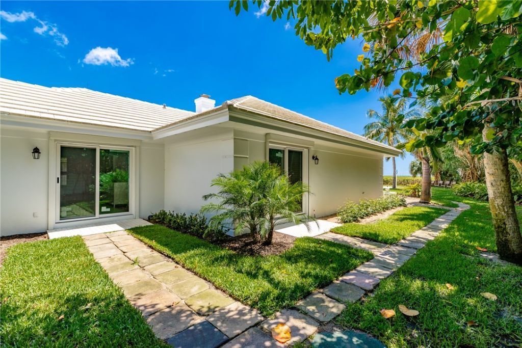 1916 Ocean Drive, Vero Beach, FL 32963 Photo