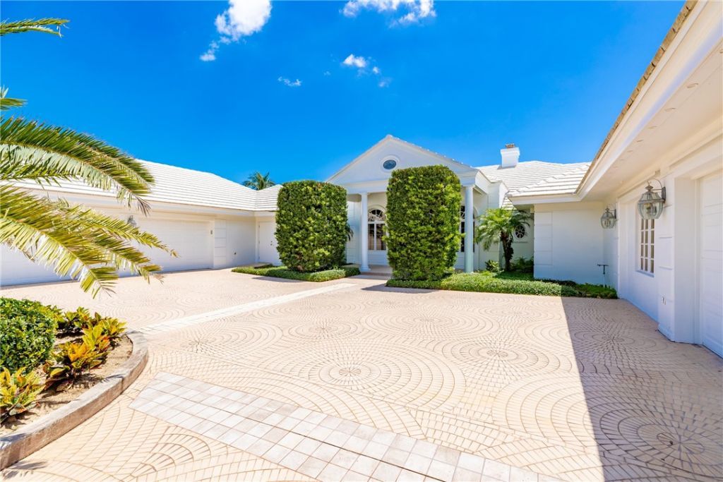 1916 Ocean Drive, Vero Beach, FL 32963 Photo