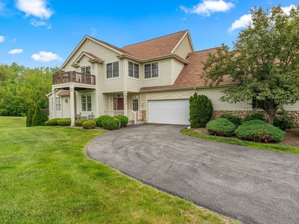 8674 Saddlebred Court , Frankfort, IL 60423