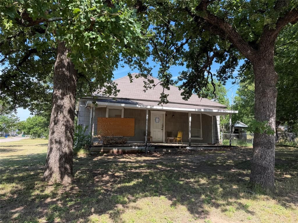 1201 N Elm Street, Weatherford, TX 76086 Main Photo