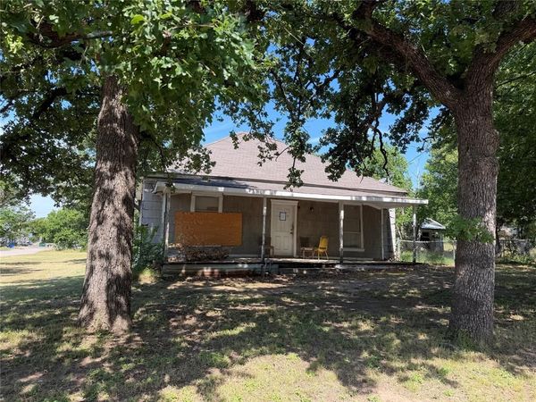 1201 N Elm Street, Weatherford, TX 76086