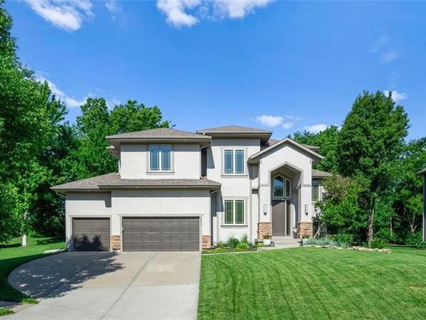 9914 Woodstock Street, Lenexa, KS 66220