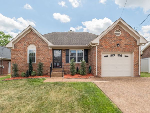 120 Cloverfield Ct , Hendersonville, TN 37075