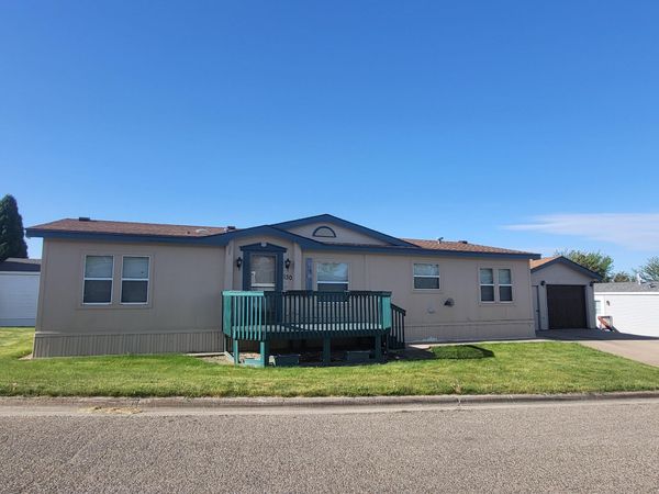 130 Hampton Drive, Pierre, SD 57501