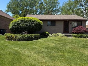 1492 Edwin Street, Westland, MI 48186