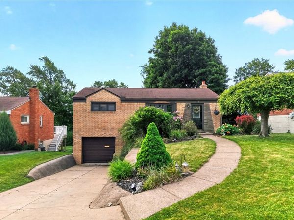 613 Elaine Dr , Pittsburgh, PA 15236