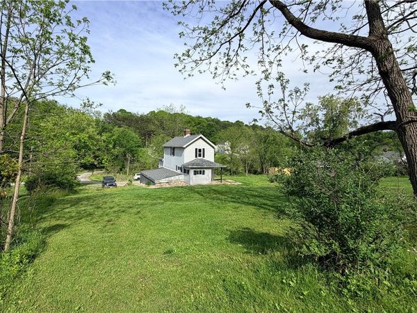 33 Hubbard Rd , Burgettstown, PA 15021
