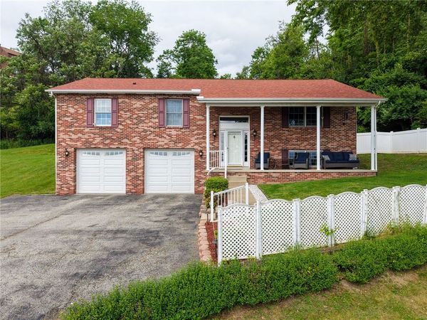 4222 Outlook Dr , West Mifflin, PA 15122