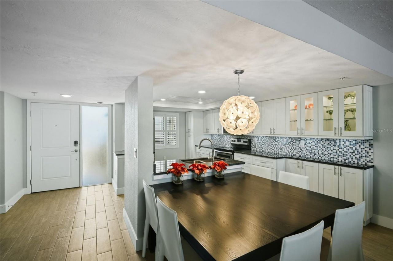 2675 Gulf Of Mexico Drive, Unit 303, Longboat Key, FL 34228 Photo