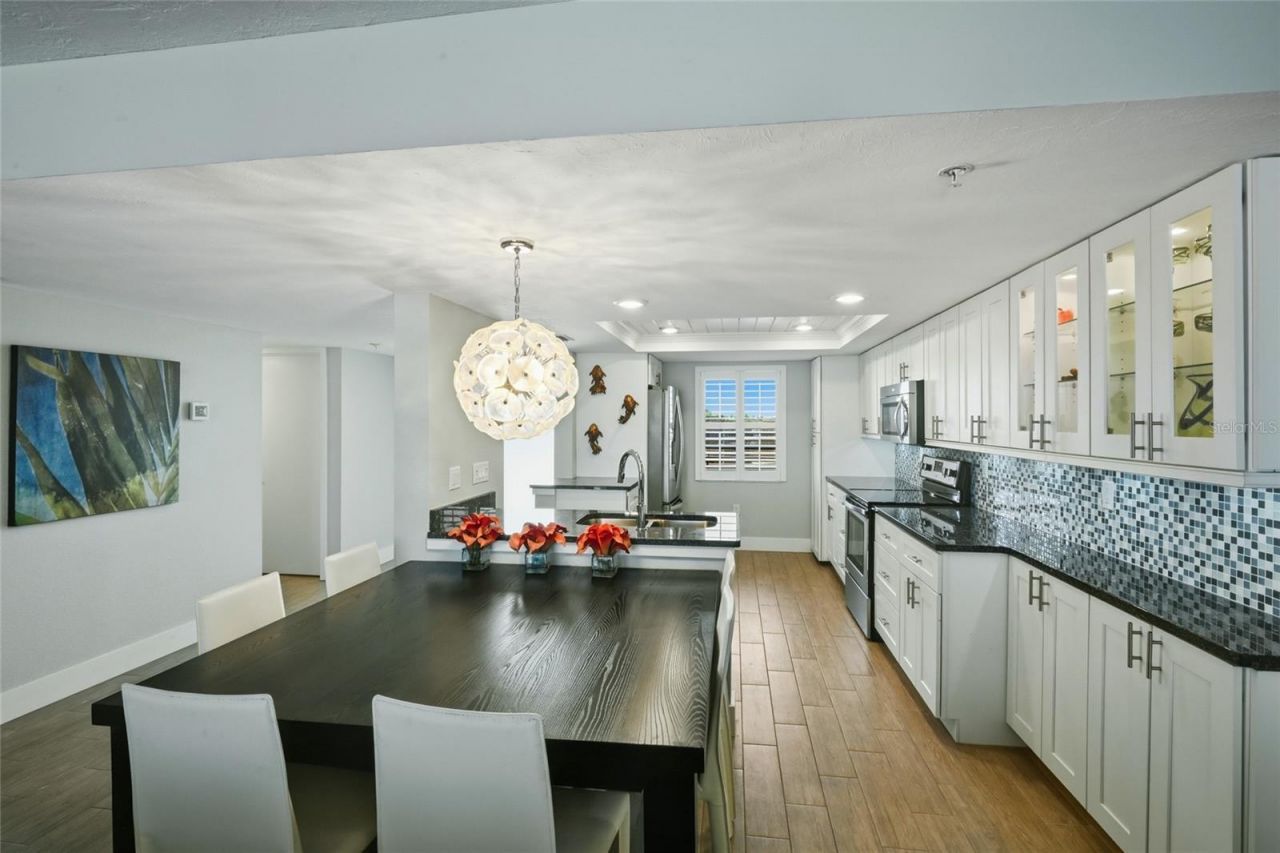 2675 Gulf Of Mexico Drive, Unit 303, Longboat Key, FL 34228 Photo