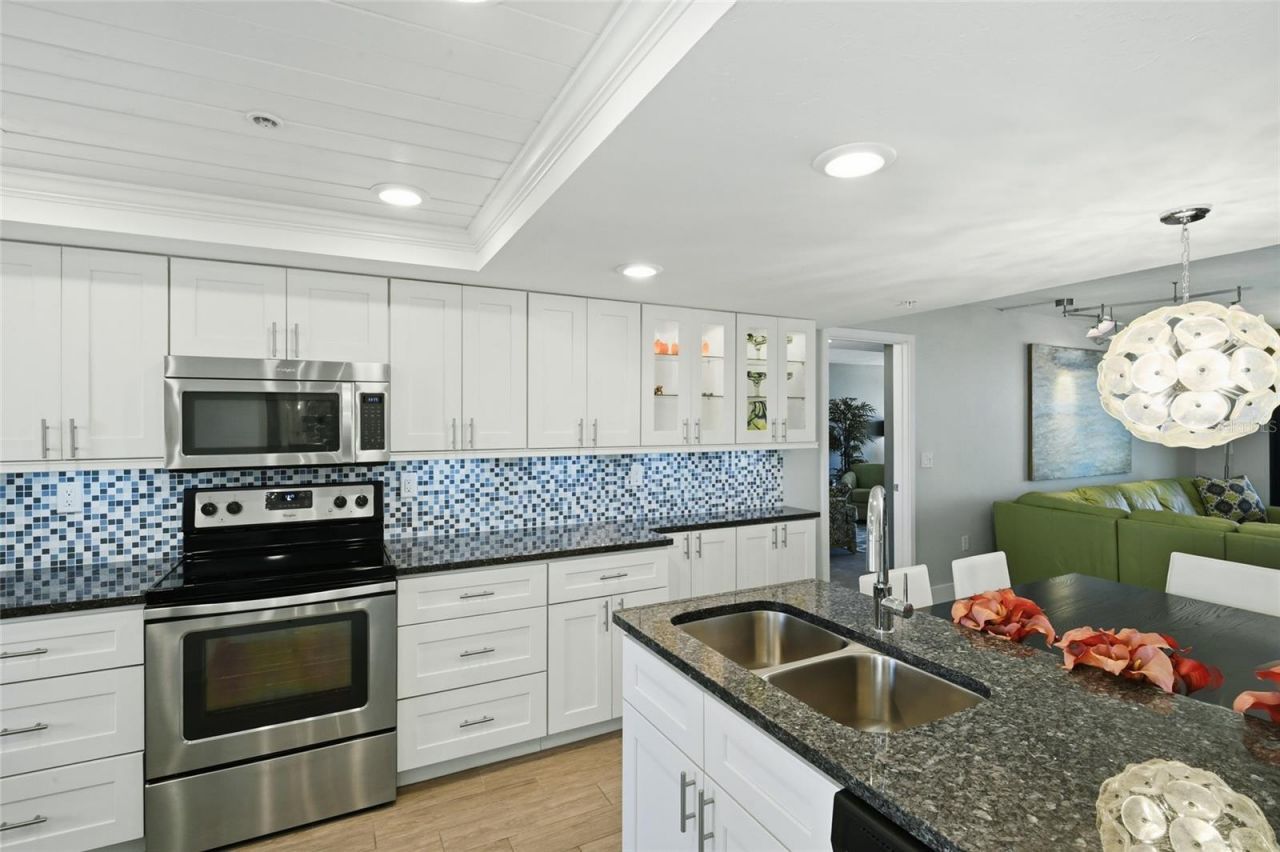 2675 Gulf Of Mexico Drive, Unit 303, Longboat Key, FL 34228 Photo