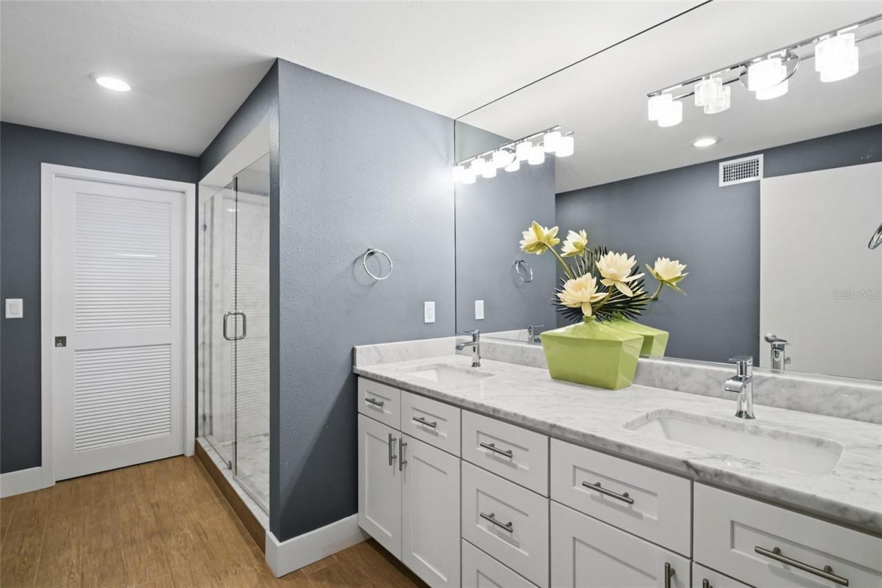 2675 Gulf Of Mexico Drive, Unit 303, Longboat Key, FL 34228 Photo