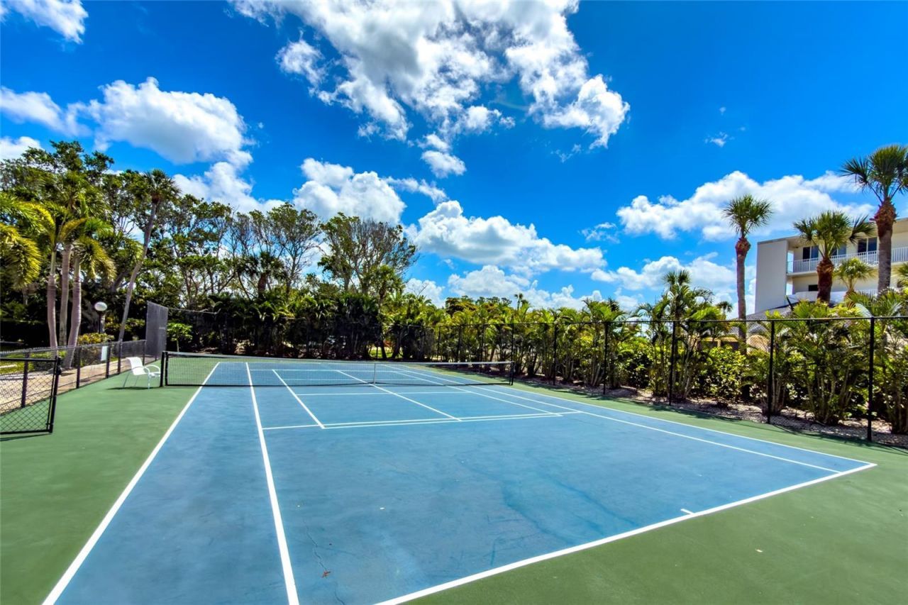 2675 Gulf Of Mexico Drive, Unit 303, Longboat Key, FL 34228 Photo