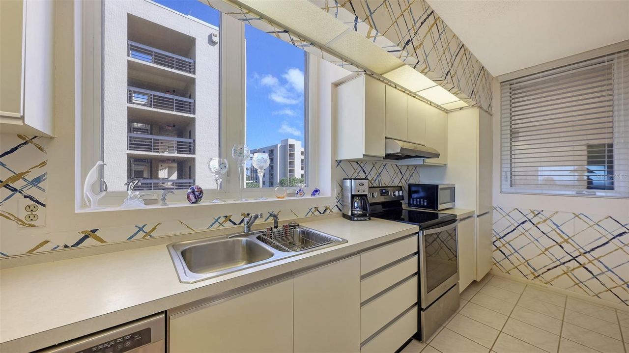 1045 Gulf Of Mexico Drive, Unit 301, Longboat Key, FL 34228 Photo