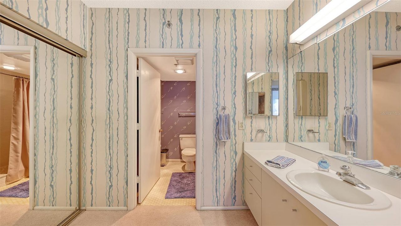 1045 Gulf Of Mexico Drive, Unit 301, Longboat Key, FL 34228 Photo