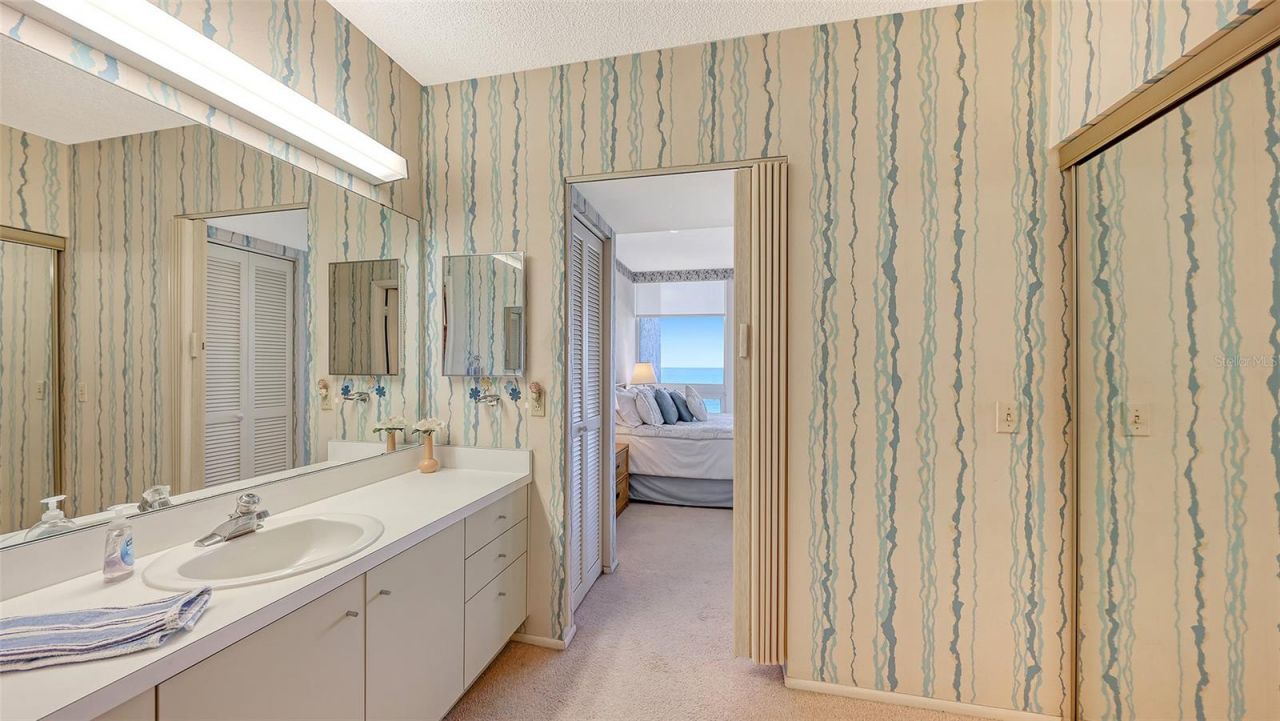 1045 Gulf Of Mexico Drive, Unit 301, Longboat Key, FL 34228 Photo