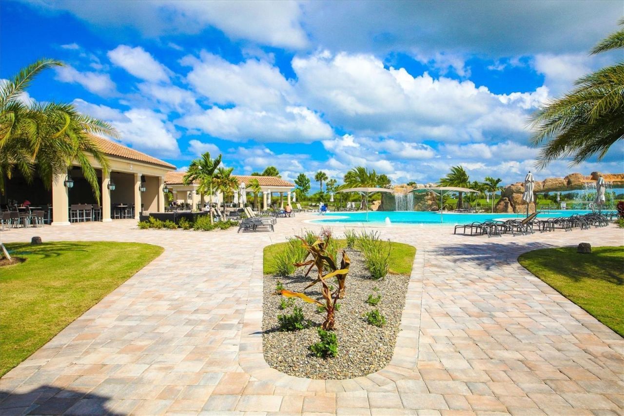 17810 Gawthrop Drive, Unit 203, Lakewood Ranch, FL 34211 Photo