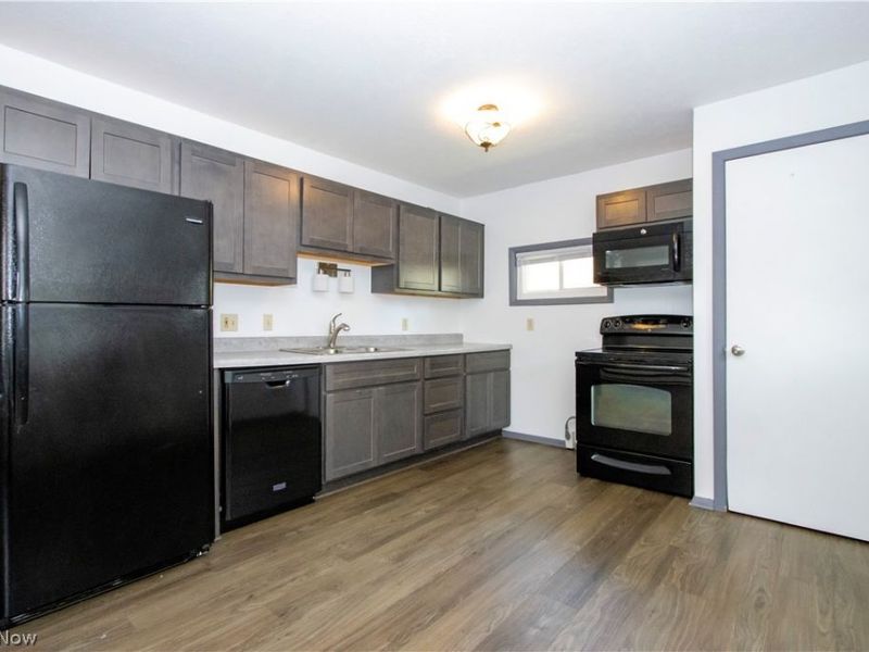 912 Jefferson Street , Orrville, OH 44667 Photo 6
