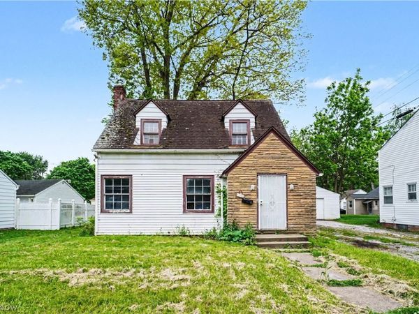 1358 Peckham Street , Akron, OH 44320