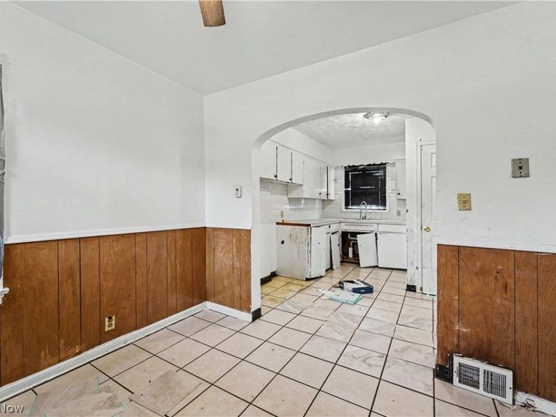1358 Peckham Street , Akron, OH 44320 Photo 12