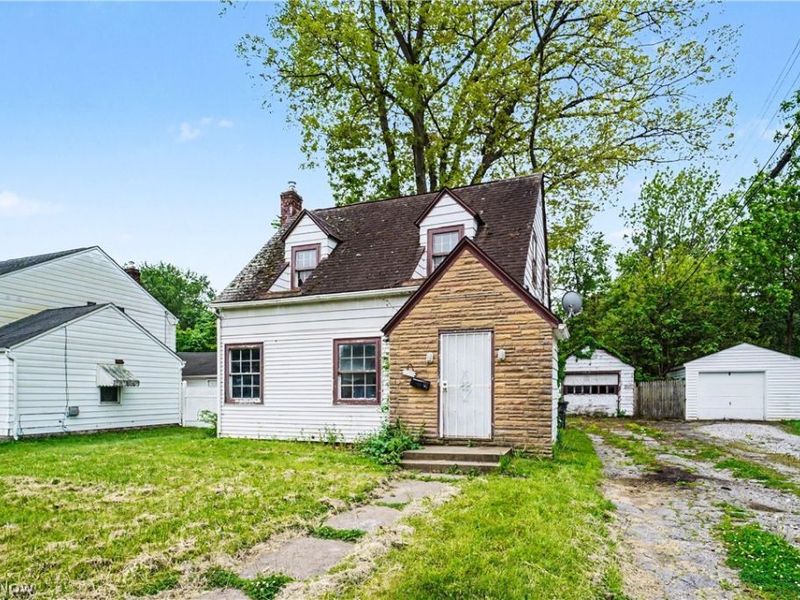1358 Peckham Street , Akron, OH 44320 Photo 2