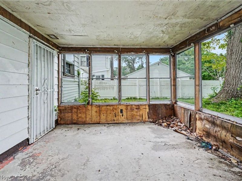 1358 Peckham Street , Akron, OH 44320 Photo 5