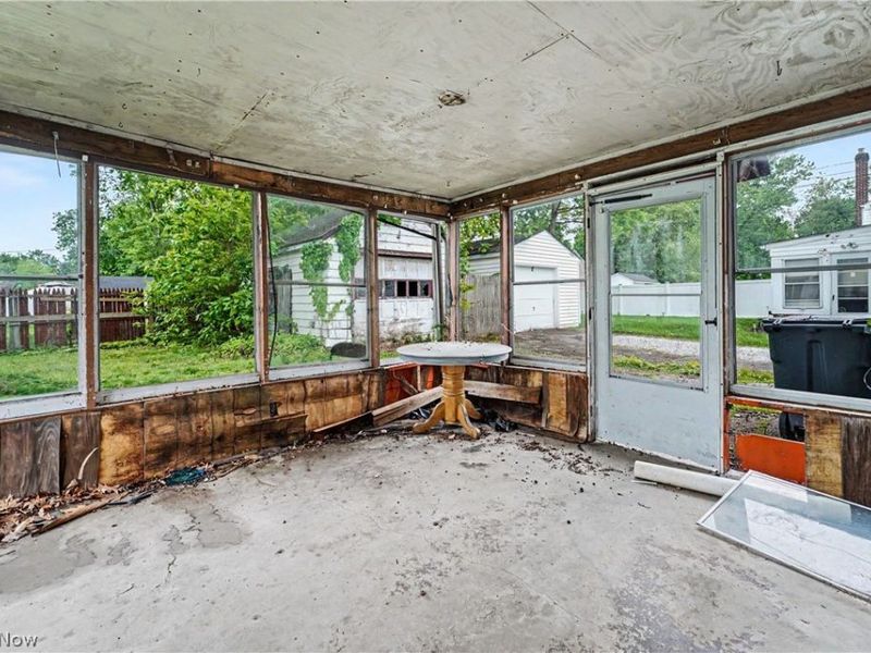 1358 Peckham Street , Akron, OH 44320 Photo 6