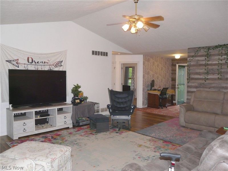 4777 Waterloo Road , Atwater, OH 44201 Photo 4