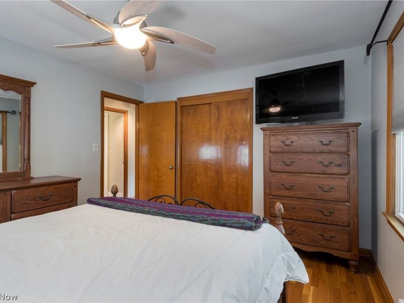 5042 N Barton Road , Lyndhurst, OH 44124 Photo 16