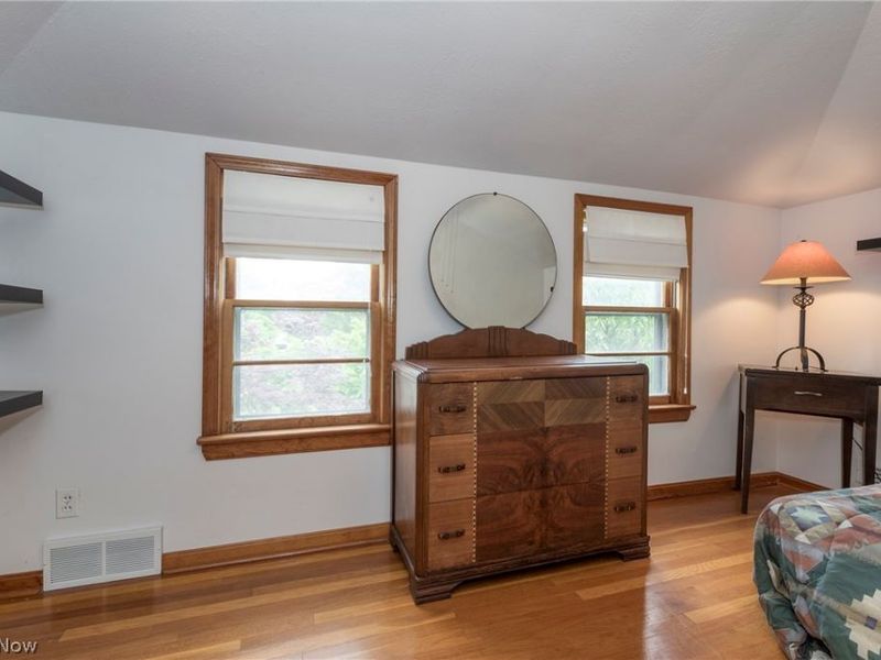 5042 N Barton Road , Lyndhurst, OH 44124 Photo 25