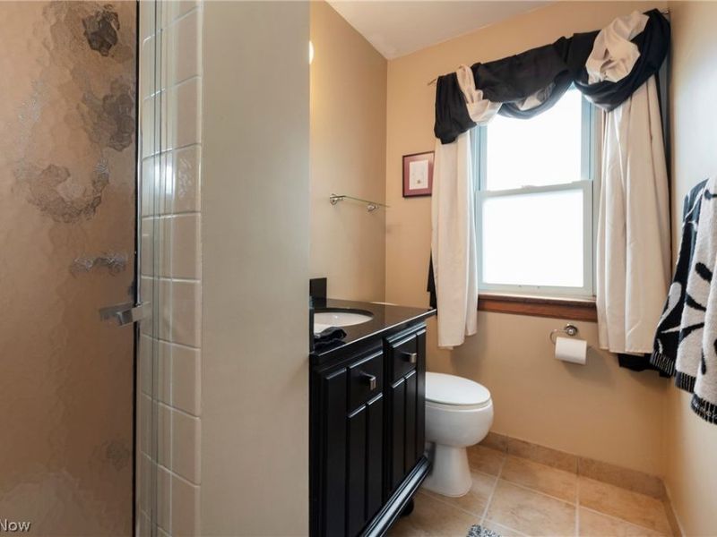 5042 N Barton Road , Lyndhurst, OH 44124 Photo 30
