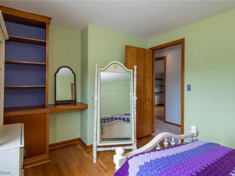 5042 N Barton Road , Lyndhurst, OH 44124 Photo 33