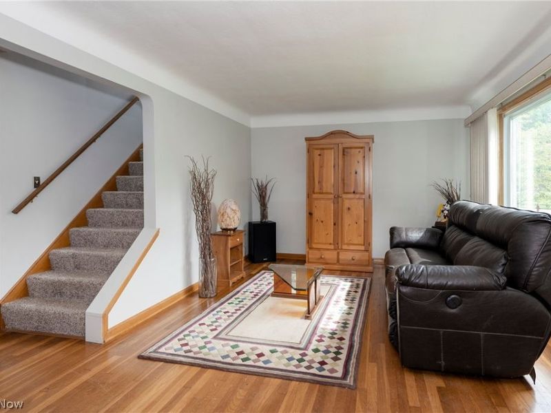 5042 N Barton Road , Lyndhurst, OH 44124 Photo 4