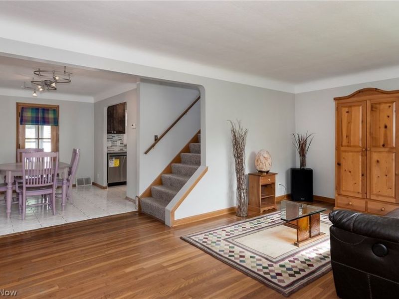 5042 N Barton Road , Lyndhurst, OH 44124 Photo 5