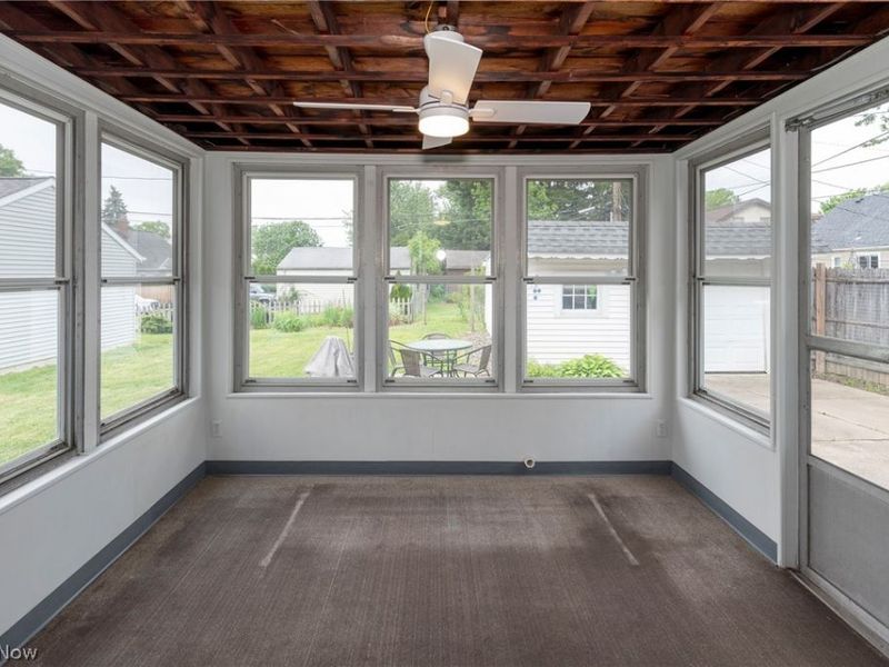 5042 N Barton Road , Lyndhurst, OH 44124 Photo 9