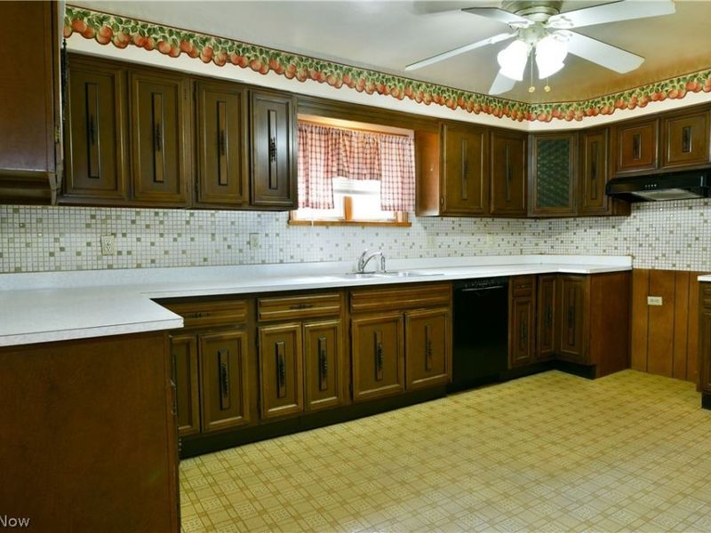 211 E Wilson Avenue , Girard, OH 44420 Photo 21