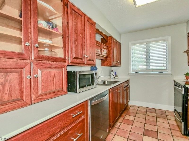 7050 Chillicothe Road , Unit D1, Mentor, OH 44060 Photo 10
