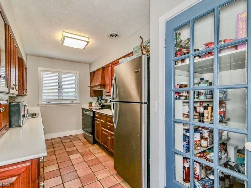 7050 Chillicothe Road , Unit D1, Mentor, OH 44060 Photo 9