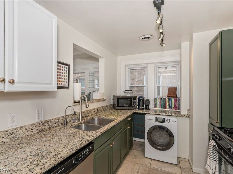 2725 Hampshire Road, Unit 1, Cleveland Heights, OH 44106 Photo 13