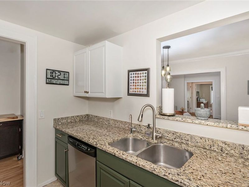 2725 Hampshire Road, Unit 1, Cleveland Heights, OH 44106 Photo 16