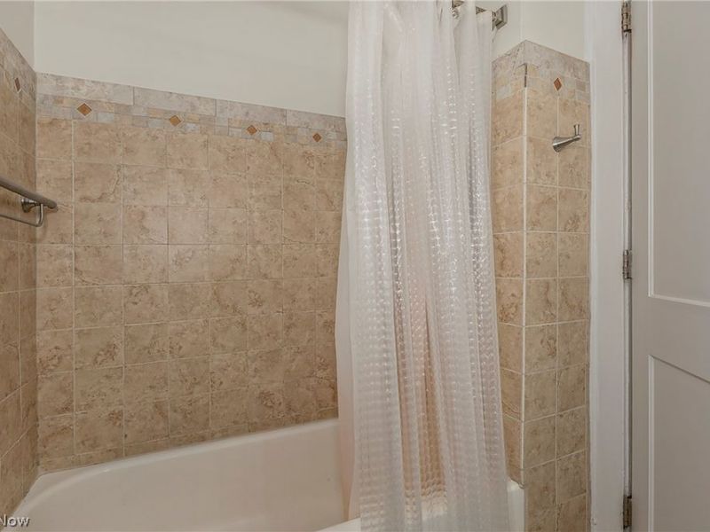 2725 Hampshire Road, Unit 1, Cleveland Heights, OH 44106 Photo 23