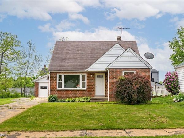 944 Donald Avenue , Akron, OH 44306