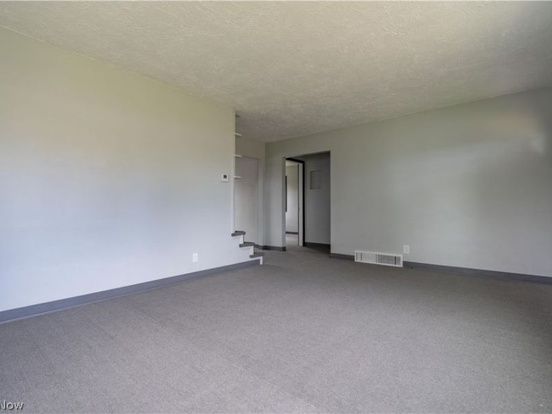 944 Donald Avenue , Akron, OH 44306 Photo 9
