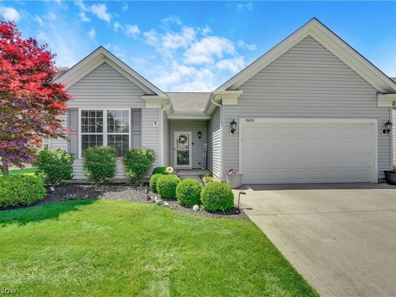 8024 Parkcroft Drive, Mentor, OH 44060 Photo 1