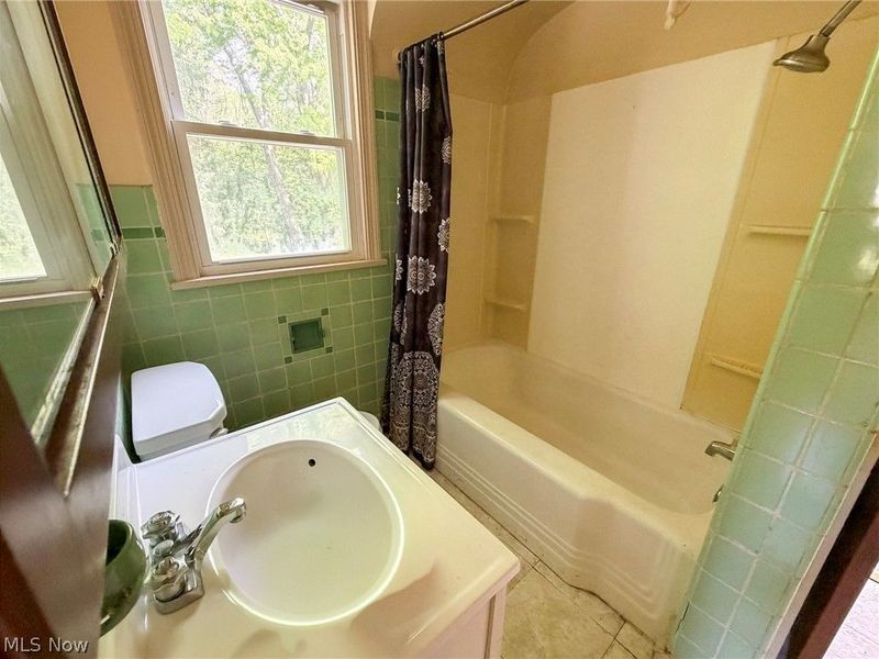 145 S Lakeview Avenue , Youngstown, OH 44509 Photo 7